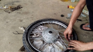 Thay vỏ lốp tận nơi